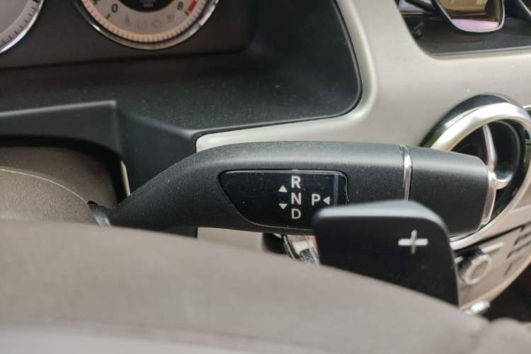 Used Mercedes-Benz GLK-Class 2013 GLK 300 4MATIC Fashion Model Gear Lever