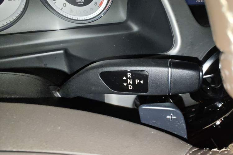 Used Mercedes-Benz GLK-Class 2013 GLK 300 4MATIC Dynamic Edition Gear Lever
