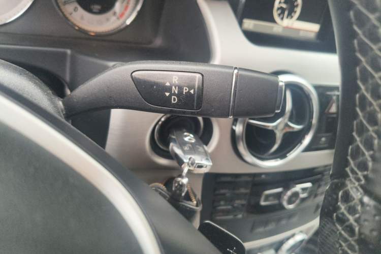 Used Mercedes-Benz GLK-Class 2013 GLK 300 4MATIC Fashion Model Gear Lever