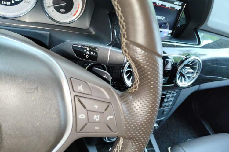 Used Mercedes-Benz GLK-Class 2013 GLK 300 4MATIC Luxury Model Gear Lever