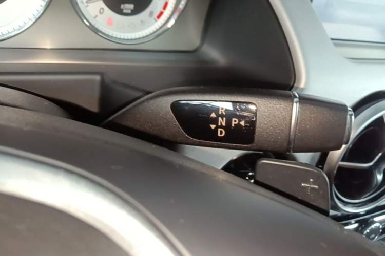 Used Mercedes-Benz GLK-Class 2013 GLK 300 4MATIC Dynamic Sunroof Model Gear Lever