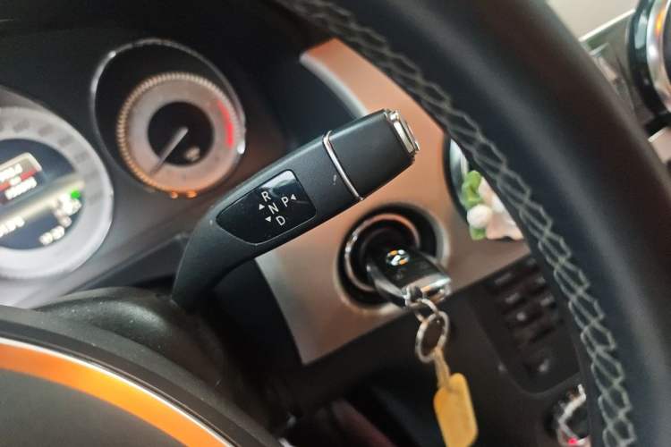 Used Mercedes-Benz GLK-Class 2013 GLK 300 4MATIC Fashion Model Gear Lever