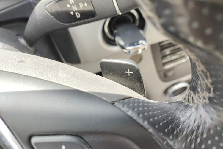 Used Mercedes-Benz GLK-Class 2013 GLK 300 4MATIC Dynamic Edition Gear Lever