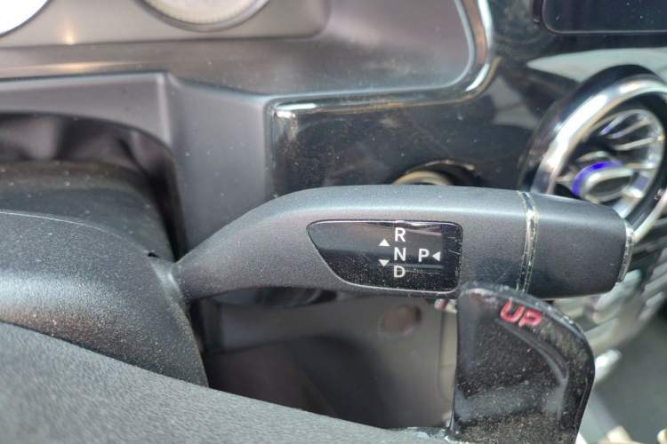 Used Mercedes-Benz GLK-Class 2013 GLK 300 4MATIC Luxury Model Gear Lever
