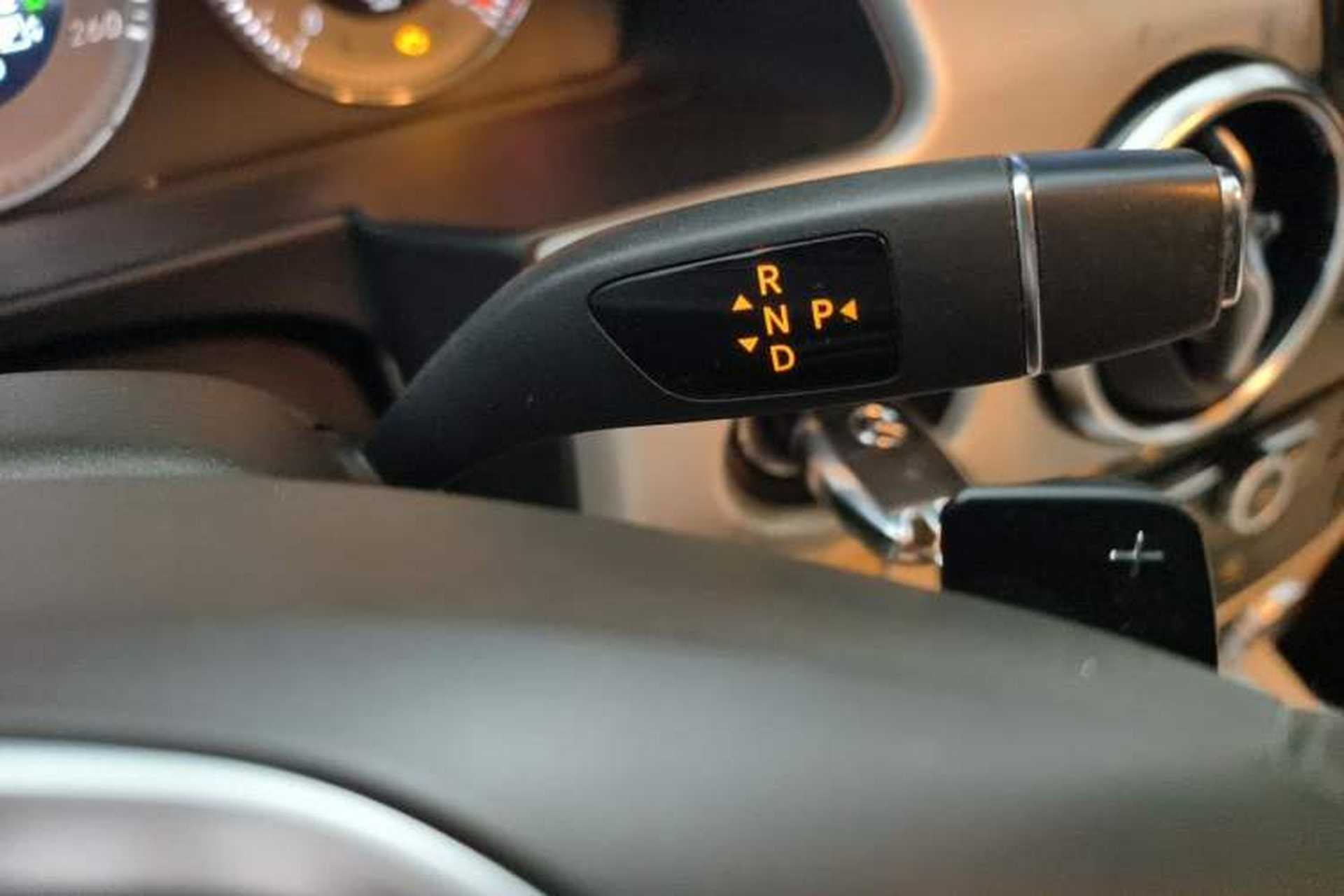 Used Mercedes-Benz GLK-Class 2013 GLK 300 4MATIC Dynamic Edition Gear Lever