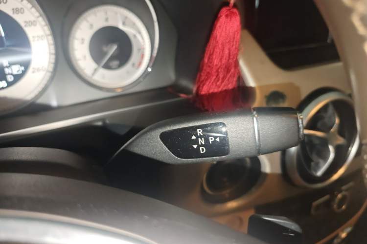 Used Mercedes-Benz GLK-Class 2013 GLK 300 4MATIC Dynamic Edition Gear Lever