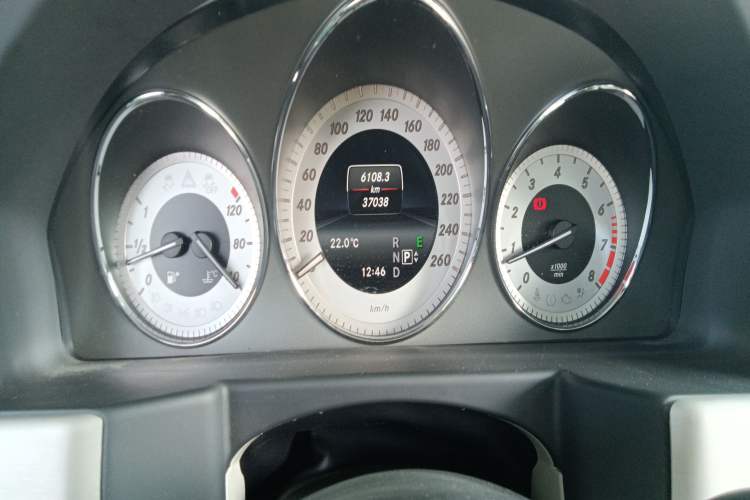 Used Mercedes-Benz GLK-Class 2013 GLK 300 4MATIC Dynamic Sunroof Model Instrument Cluster