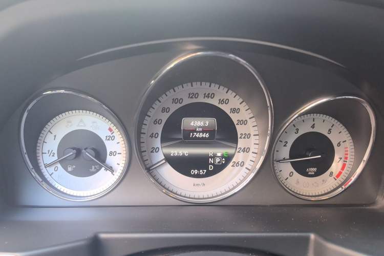 Used Mercedes-Benz GLK-Class 2013 GLK 300 4MATIC Fashion Model Instrument Cluster