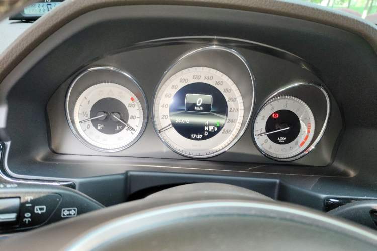 Used Mercedes-Benz GLK-Class 2013 GLK 300 4MATIC Luxury Model Instrument Cluster