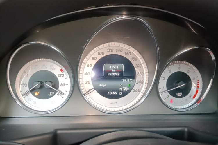 Used Mercedes-Benz GLK-Class 2013 GLK 300 4MATIC Dynamic Sunroof Model Instrument Cluster
