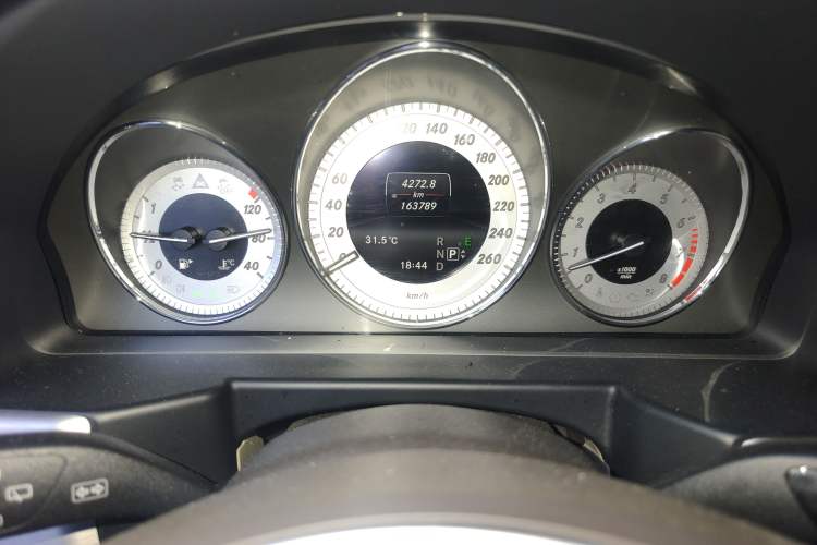 Used Mercedes-Benz GLK-Class 2013 GLK 300 4MATIC Dynamic Sunroof Model Instrument Cluster
