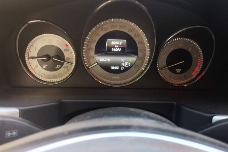 Used Mercedes-Benz GLK-Class 2013 GLK 300 4MATIC Dynamic Sunroof Model Instrument Cluster