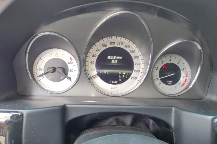 Used Mercedes-Benz GLK-Class 2013 GLK 300 4MATIC Luxury Model Instrument Cluster