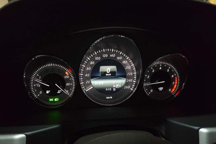 Used Mercedes-Benz GLK-Class 2013 GLK 300 4MATIC Dynamic Sunroof Model Instrument Cluster