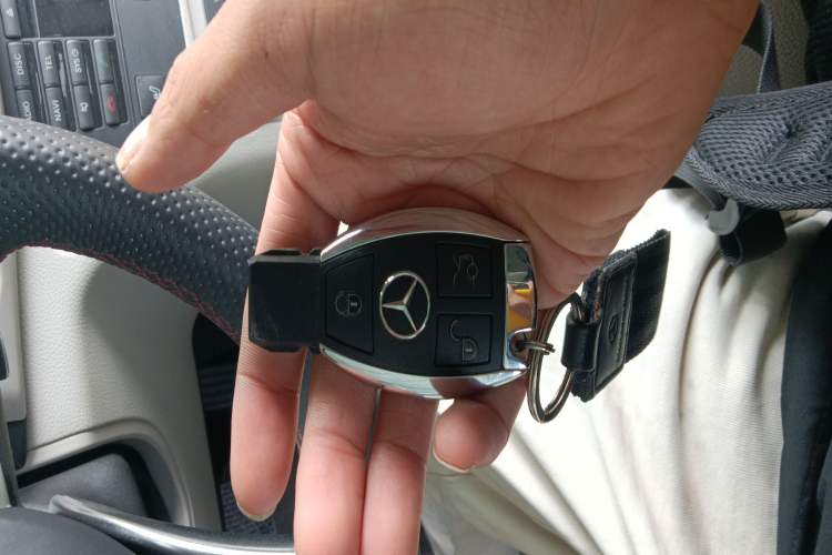 Used Mercedes-Benz GLK-Class 2013 GLK 300 4MATIC Dynamic Sunroof Model Interior 1