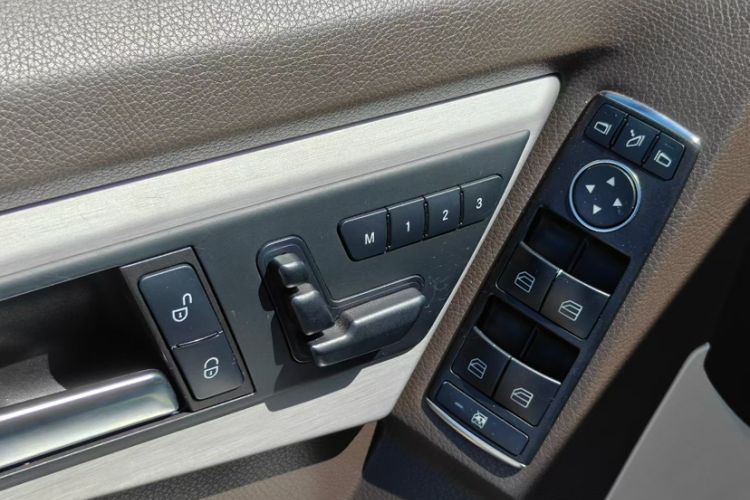 Used Mercedes-Benz GLK-Class 2013 GLK 300 4MATIC Fashion Model Interior 1