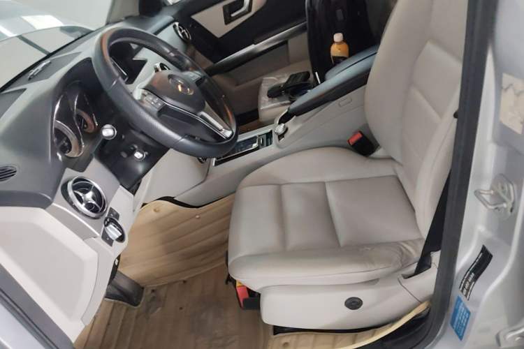Used Mercedes-Benz GLK-Class 2013 GLK 300 4MATIC Dynamic Edition Left Front Seat