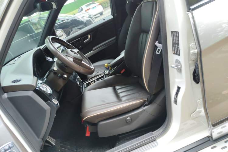 Used Mercedes-Benz GLK-Class 2013 GLK 300 4MATIC Luxury Model Left Front Seat