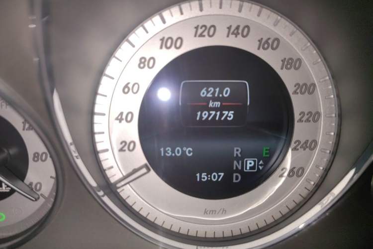Used Mercedes-Benz GLK-Class 2013 GLK 300 4MATIC Dynamic Sunroof Model Odometer Close Up