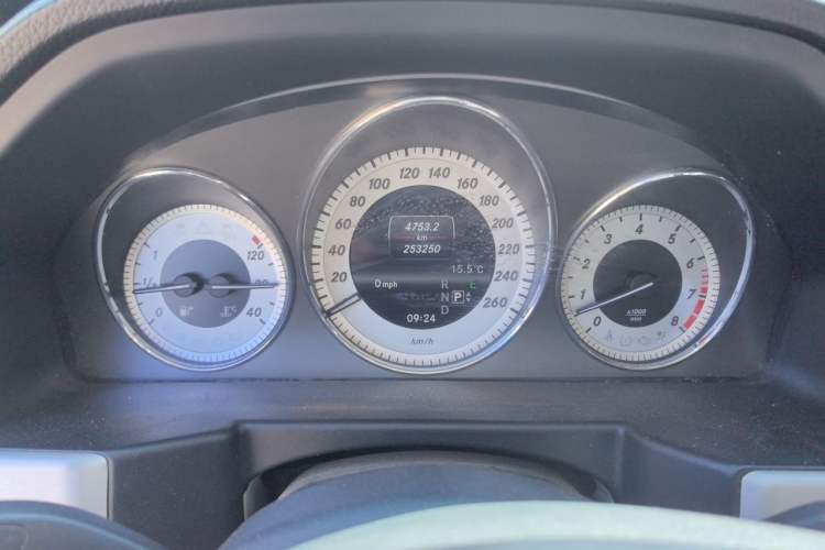 Used Mercedes-Benz GLK-Class 2013 GLK 300 4MATIC Dynamic Edition Odometer Close Up