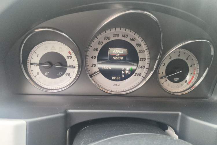 Used Mercedes-Benz GLK-Class 2013 GLK 300 4MATIC Fashion Model Odometer Close Up