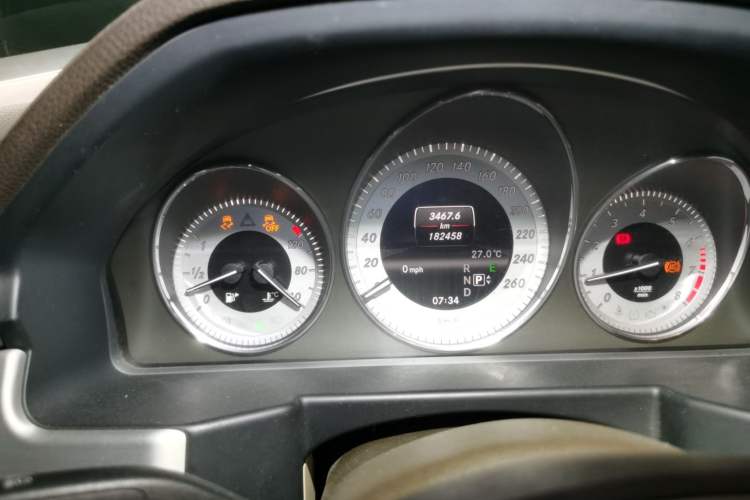 Used Mercedes-Benz GLK-Class 2013 GLK 300 4MATIC Dynamic Edition Odometer Close Up