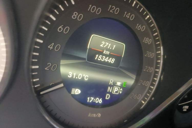 Used Mercedes-Benz GLK-Class 2013 GLK 300 4MATIC Fashion Model Odometer Close Up