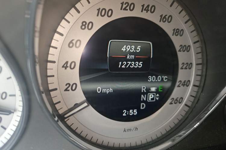 Used Mercedes-Benz GLK-Class 2013 GLK 300 4MATIC Dynamic Edition Odometer Close Up
