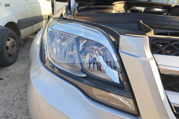 Used Mercedes-Benz GLK-Class 2013 GLK 300 4MATIC Dynamic Sunroof Model Right Front Headlight