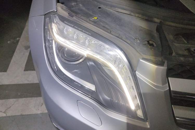 Used Mercedes-Benz GLK-Class 2013 GLK 300 4MATIC Luxury Model Right Front Headlight