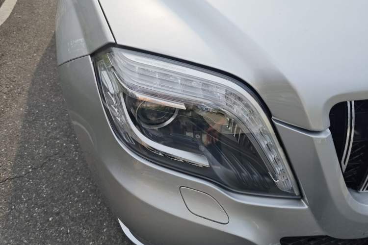 Used Mercedes-Benz GLK-Class 2013 GLK 300 4MATIC Fashion Model Right Front Headlight