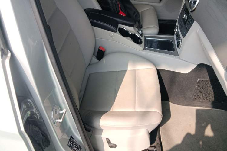 Used Mercedes-Benz GLK-Class 2013 GLK 300 4MATIC Dynamic Sunroof Model Right Front Seat