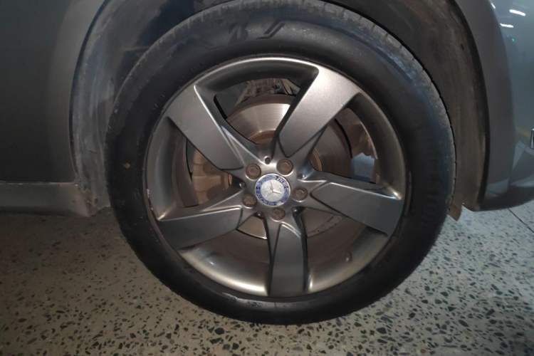 Used Mercedes-Benz GLK-Class 2013 GLK 300 4MATIC Dynamic Sunroof Model Right Front Wheel Hub