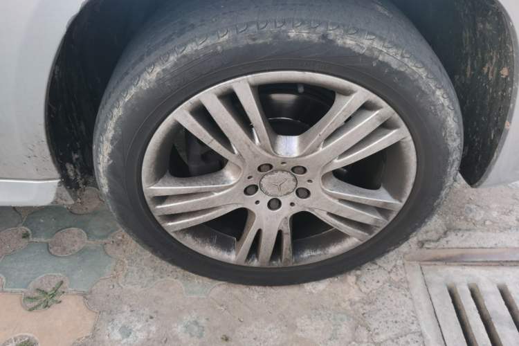 Used Mercedes-Benz GLK-Class 2013 GLK 300 4MATIC Dynamic Edition Right Front Wheel Hub