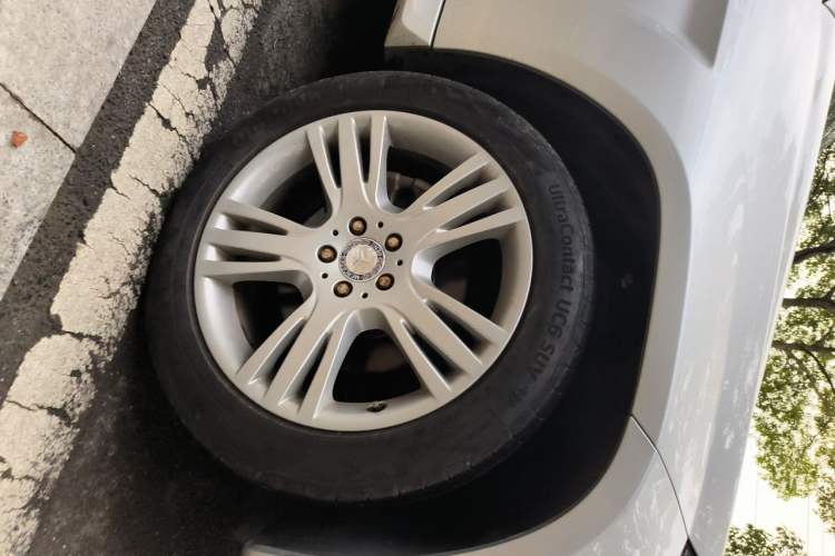 Used Mercedes-Benz GLK-Class 2013 Facelift GLK 300 4MATIC Fashion Edition Right Front Wheel Hub