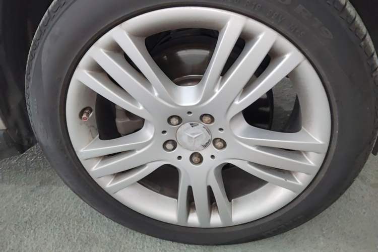 Used Mercedes-Benz GLK-Class 2013 GLK 300 4MATIC Dynamic Edition Right Front Wheel Hub