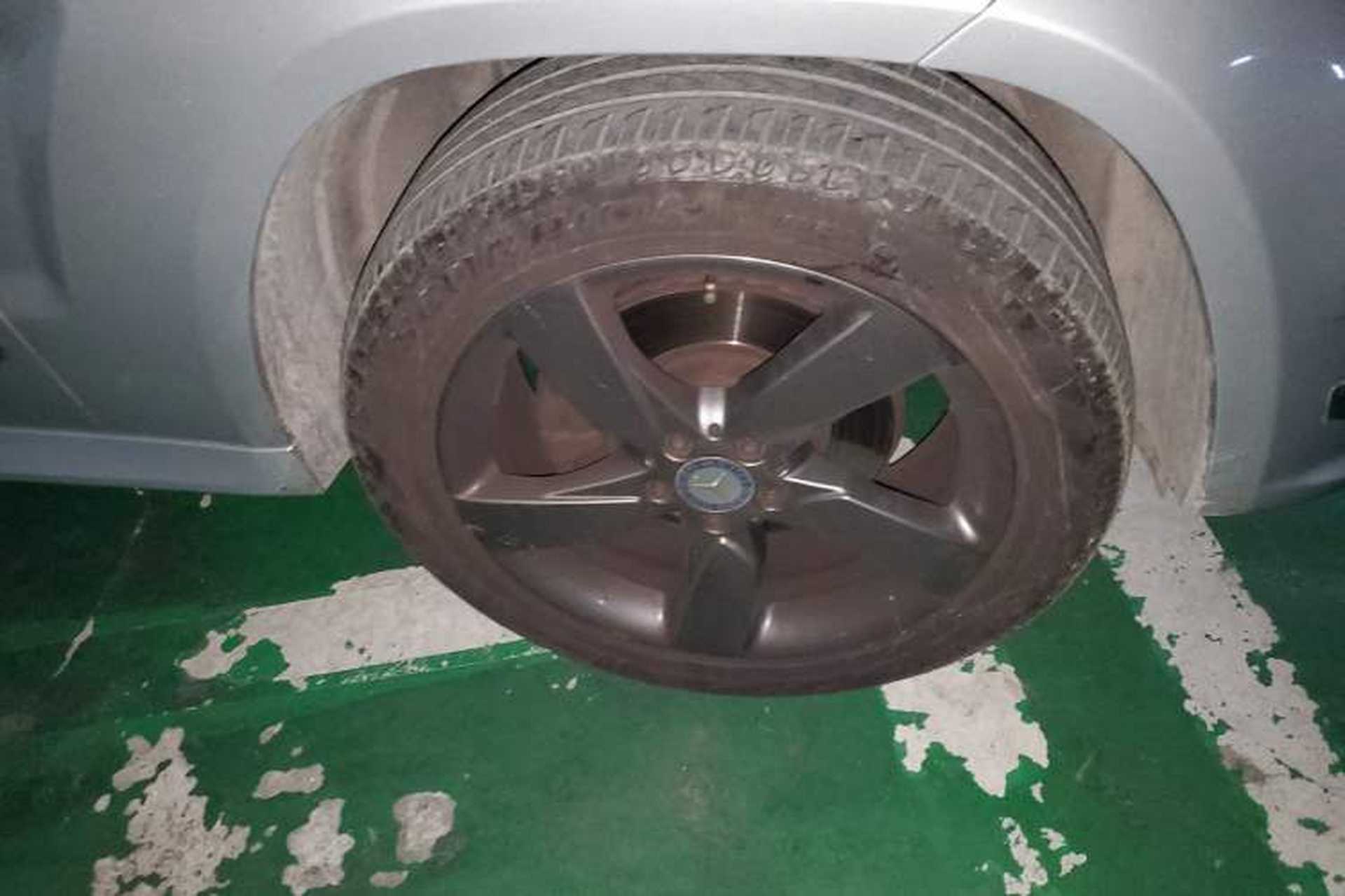Used Mercedes-Benz GLK-Class 2013 GLK 300 4MATIC Dynamic Sunroof Model Right Front Wheel Hub