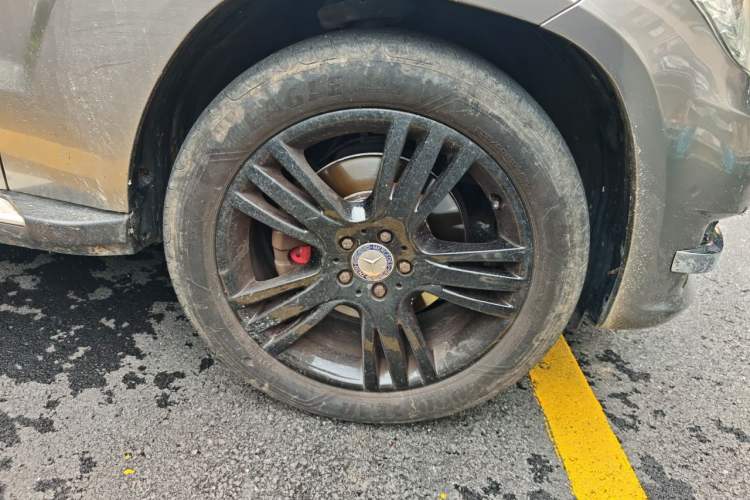 Used Mercedes-Benz GLK-Class 2013 GLK 300 4MATIC Fashion Model Right Front Wheel Hub