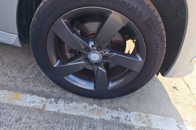 Used Mercedes-Benz GLK-Class 2013 GLK 300 4MATIC Dynamic Sunroof Model Right Front Wheel Hub