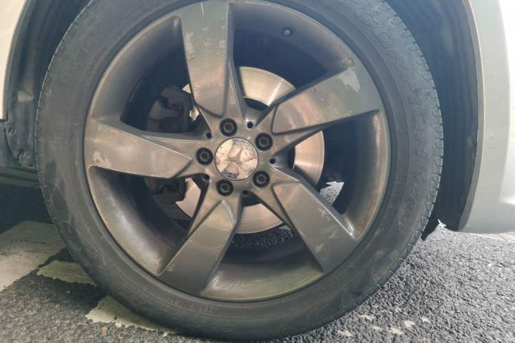 Used Mercedes-Benz GLK-Class 2013 GLK 300 4MATIC Dynamic Sunroof Model Right Front Wheel Hub