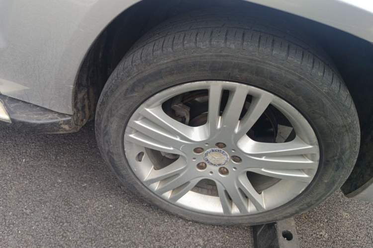 Used Mercedes-Benz GLK-Class 2013 GLK 300 4MATIC Fashion Model Right Front Wheel Hub