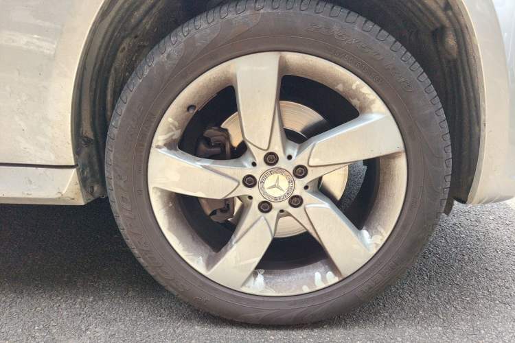 Used Mercedes-Benz GLK-Class 2013 GLK 300 4MATIC Dynamic Edition Right Front Wheel Hub
