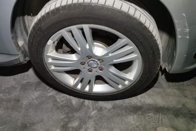 Used Mercedes-Benz GLK-Class 2013 GLK 300 4MATIC Dynamic Edition Right Front Wheel Hub
