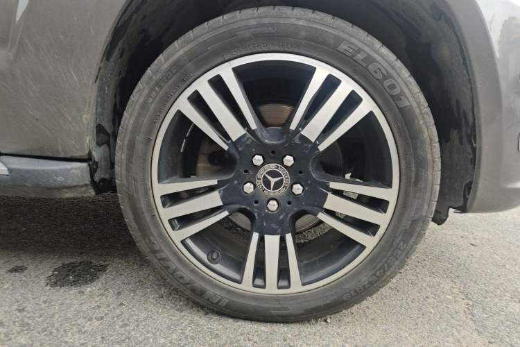Used Mercedes-Benz GLK-Class 2013 GLK 300 4MATIC Dynamic Edition Right Front Wheel Hub