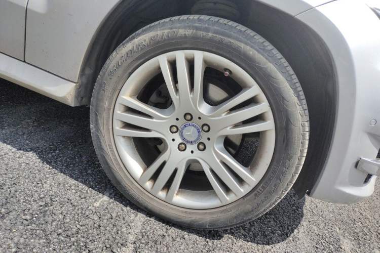 Used Mercedes-Benz GLK-Class 2013 GLK 300 4MATIC Dynamic Edition Right Front Wheel Hub