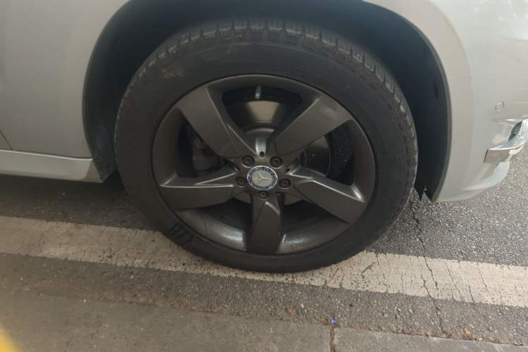 Used Mercedes-Benz GLK-Class 2013 GLK 300 4MATIC Dynamic Sunroof Model Right Front Wheel Hub