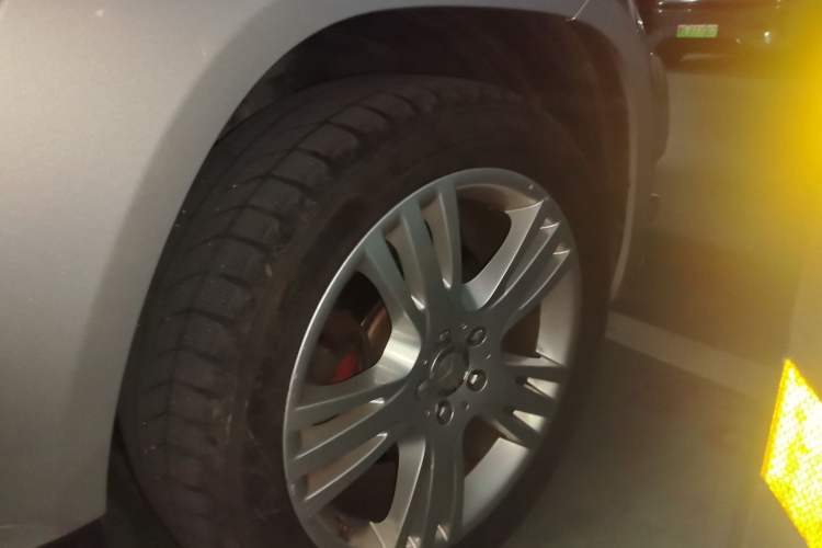Used Mercedes-Benz GLK-Class 2013 GLK 300 4MATIC Fashion Model Right Front Wheel Hub