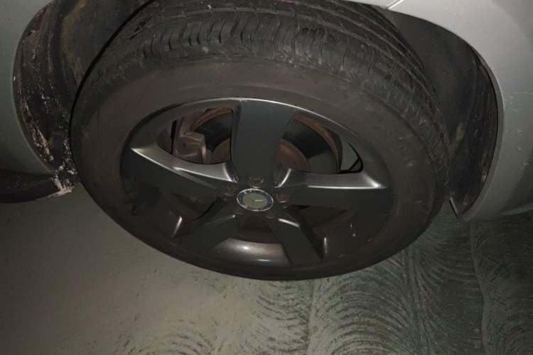Used Mercedes-Benz GLK-Class 2013 GLK 300 4MATIC Dynamic Sunroof Model Right Front Wheel Hub