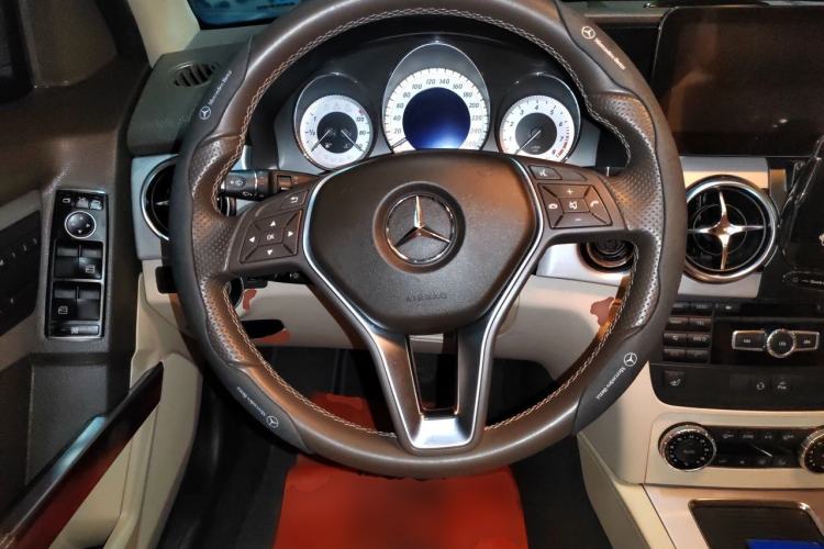Used Mercedes-Benz GLK-Class 2013 GLK 300 4MATIC Dynamic Edition Steering Wheel