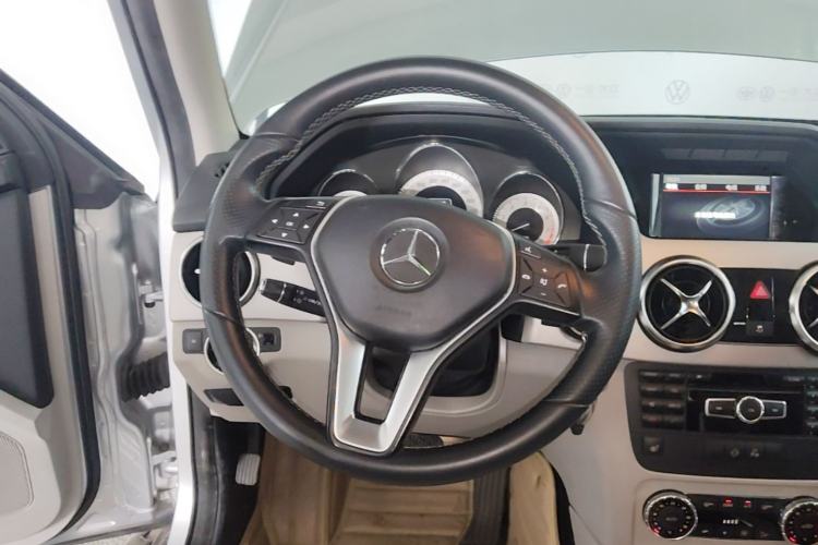 Used Mercedes-Benz GLK-Class 2013 GLK 300 4MATIC Dynamic Edition Steering Wheel
